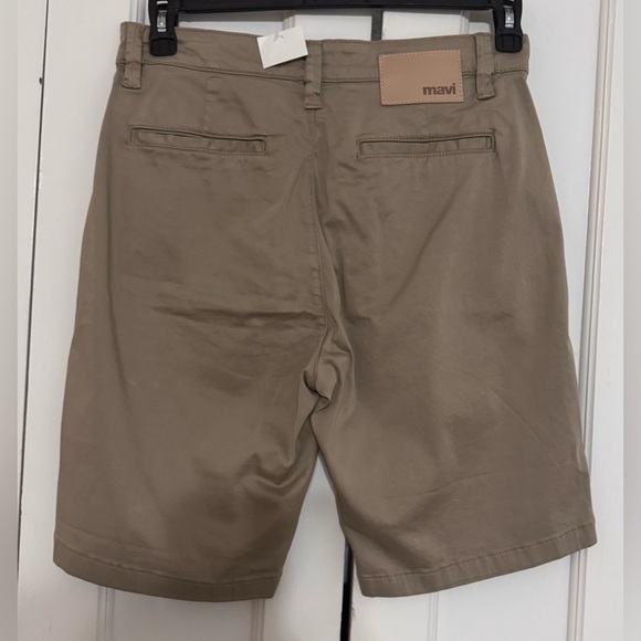 Mavi Matteo Shorts, Beige Sateen Twill - Picture 6 of 7
